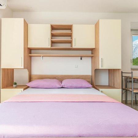 Gorgeous Apartment In Krvavica With Kitchen Eksteriør bilde